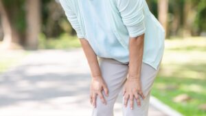 ความสำเร็จแพทย์เฉพาะทางกระดูกและข้อ ผ่าตัดเปลี่ยนข้อเข่าเทียมทั้งสองข้างในผู้สูงอายุ 89 ปี