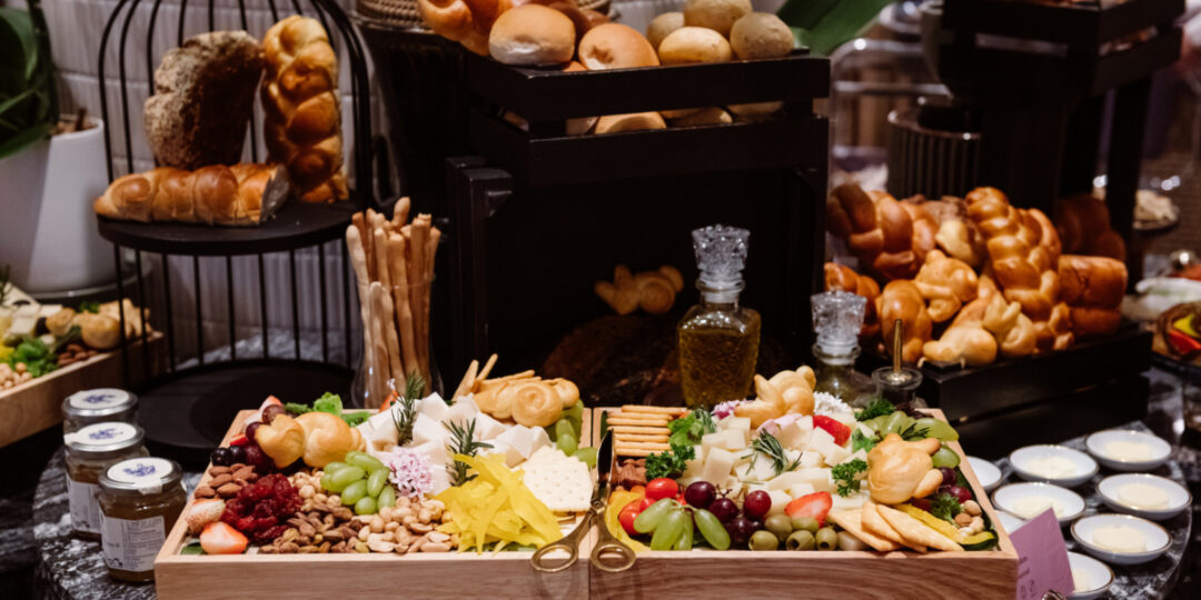 อินเตอร์คอนติเนนตัล เชียงใหม่ แม่ปิง เติมสีสันให้ฤดูร้อนด้วยความอร่อยและกิจกรรมสุดพิเศษ ชวนดื่มด่ำความอร่อยจากมะม่วง เฉลิมฉลองเทศกาลอีสเตอร์ และสัมผัสเสน่ห์แห่งสงกรานต์