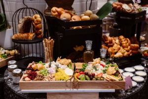 อินเตอร์คอนติเนนตัล เชียงใหม่ แม่ปิง เติมสีสันให้ฤดูร้อนด้วยความอร่อยและกิจกรรมสุดพิเศษ ชวนดื่มด่ำความอร่อยจากมะม่วง เฉลิมฉลองเทศกาลอีสเตอร์ และสัมผัสเสน่ห์แห่งสงกรานต์