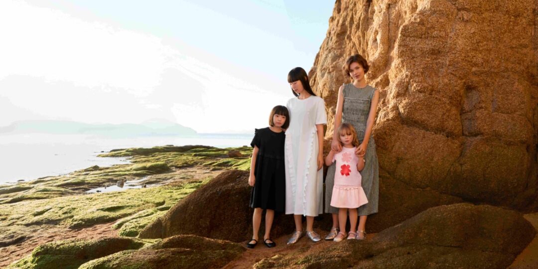 UNIQLO and Cecilie Bahnsen ชวนสัมผัสคอลเลคชันจากความร่วมมือครั้งแรก   ถ่ายทอด LifeWear ที่ผสานความโรแมนติกไว้อย่างลงตัว พร้อมวางจำหน่าย 29 พฤษภาคม