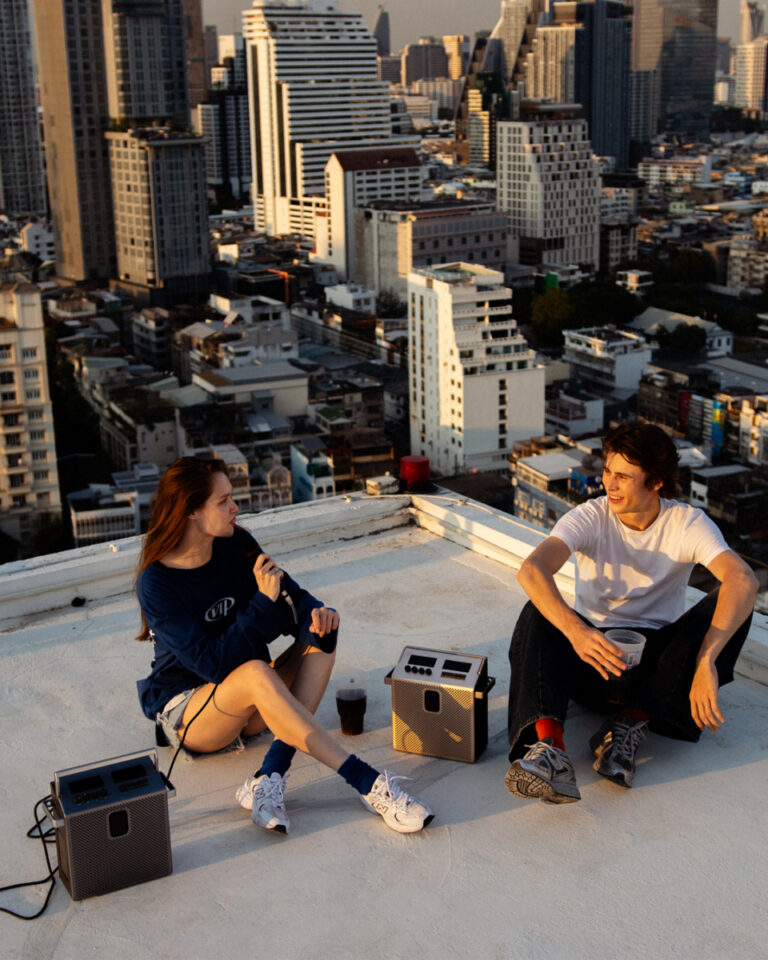 ถูกใจคนรักเสียงดนตรีและงานดีไซน์! เปิดตัว “MONDO” (มอนโด) แบรนด์เครื่องเสียงจากสวีเดน ที่พาโลกของดนตรี แฟชั่น และไลฟ์สไตล์ มาหลอมรวมเป็นส่วนหนึ่งของการใช้ชีวิต ผ่าน MONDO Freestyle หูฟังดีไซน์โปร่งใสสไตล์เรโทรรุ่นยอดนิยมของแบรนด์